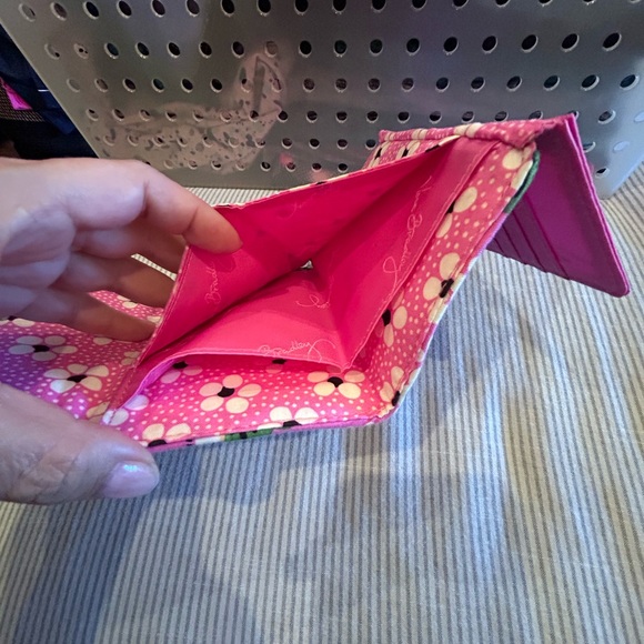 Vera Bradley Priscilla pink wallet! Lots of compartments - Picture 6 of 6